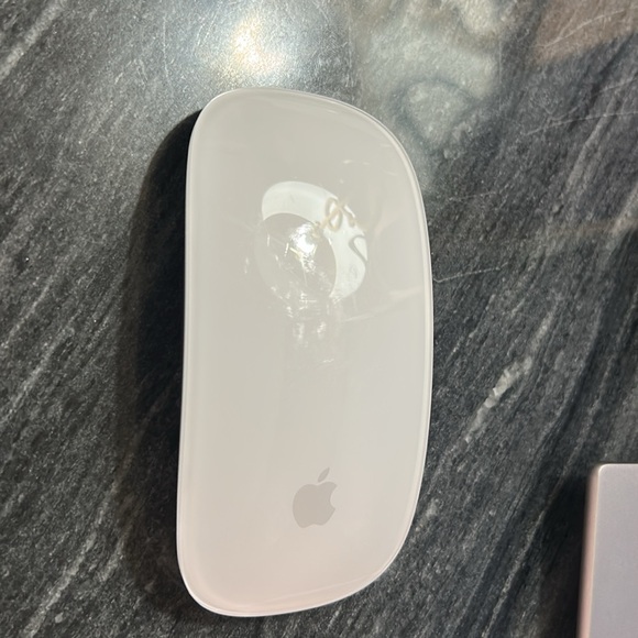 Apple Magic Mouse in White - Picture 4 of 5